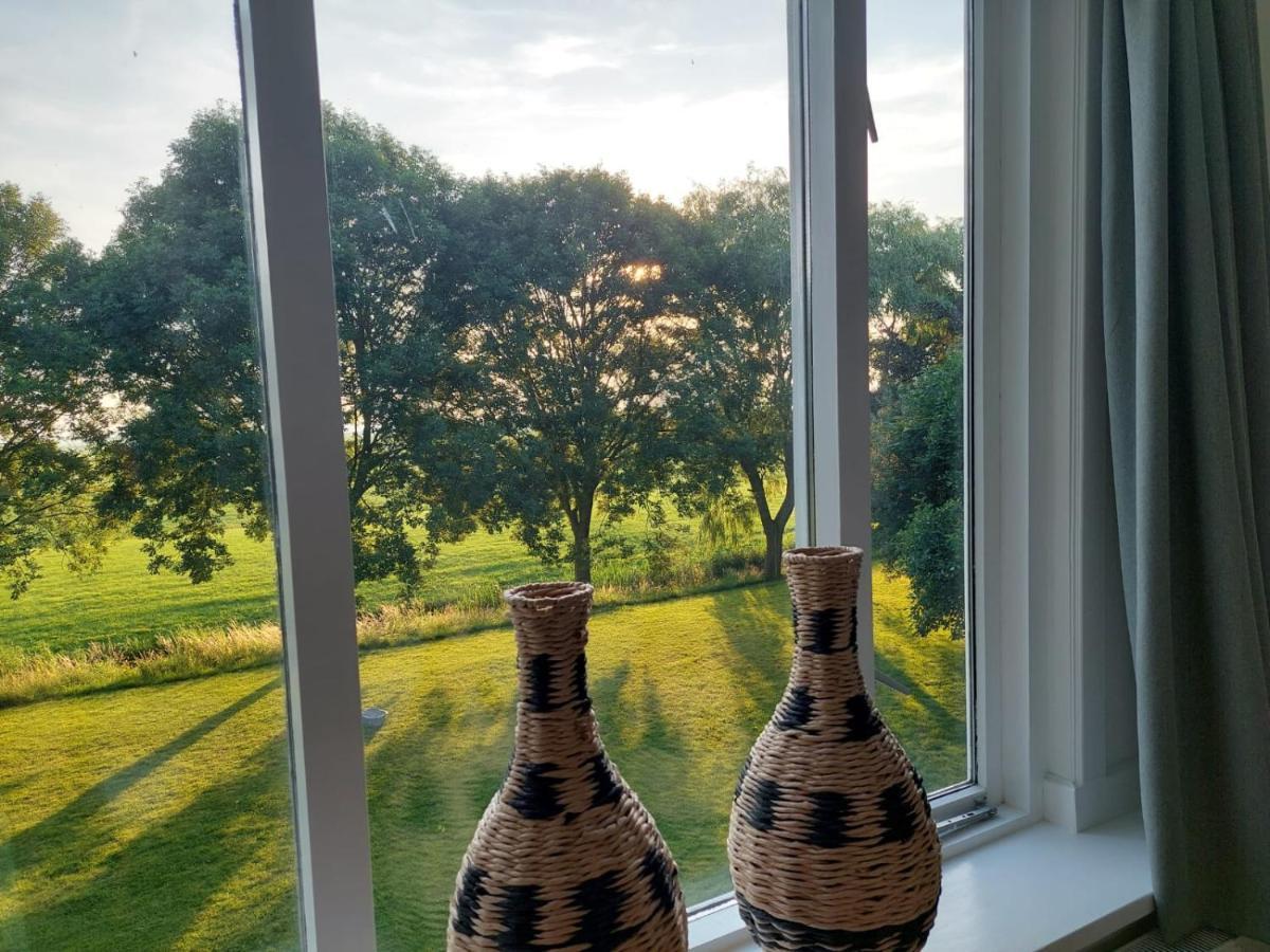 B & B Wijdzicht Wolsum Bagian luar foto