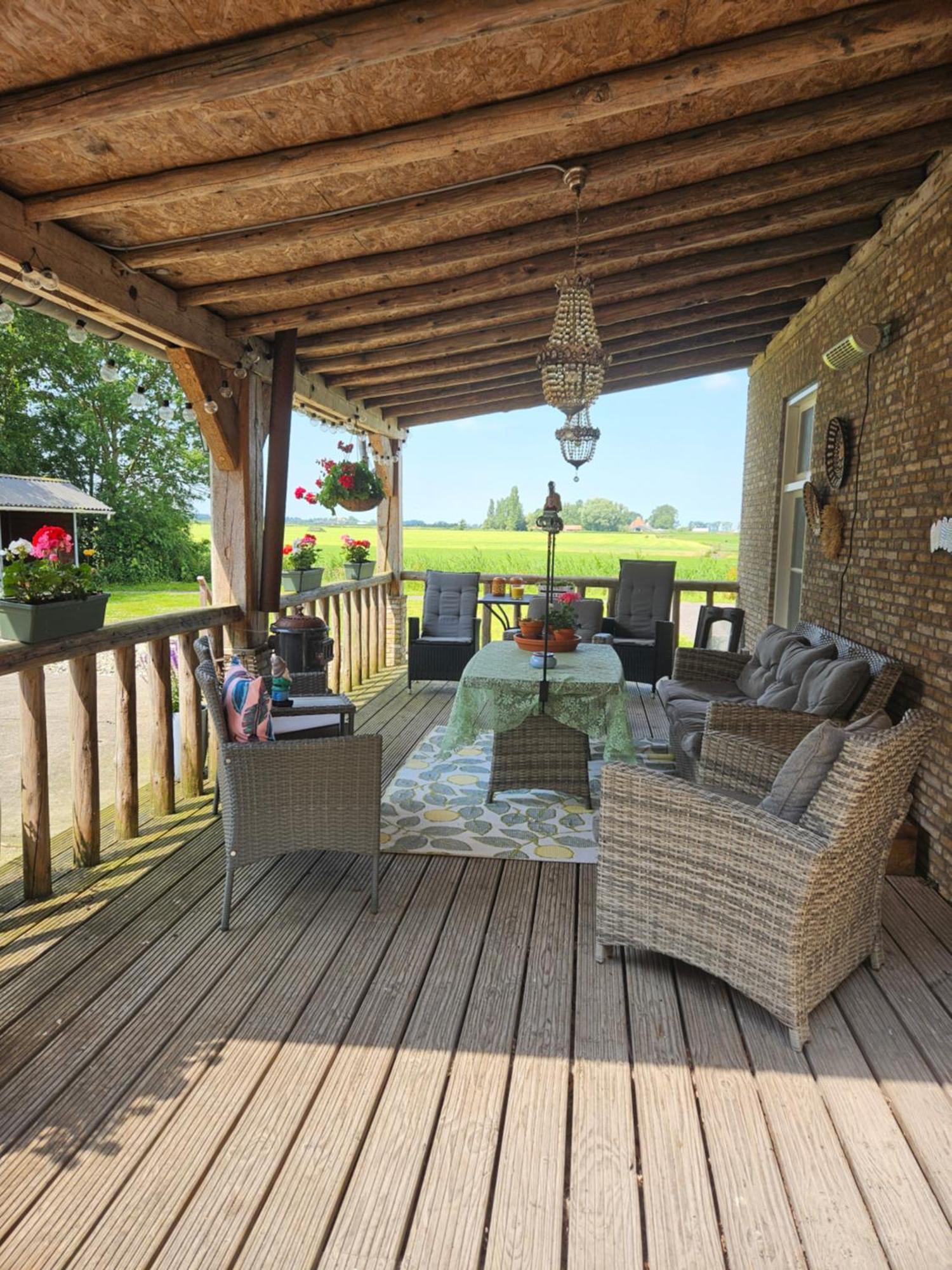 B & B Wijdzicht Wolsum Bagian luar foto