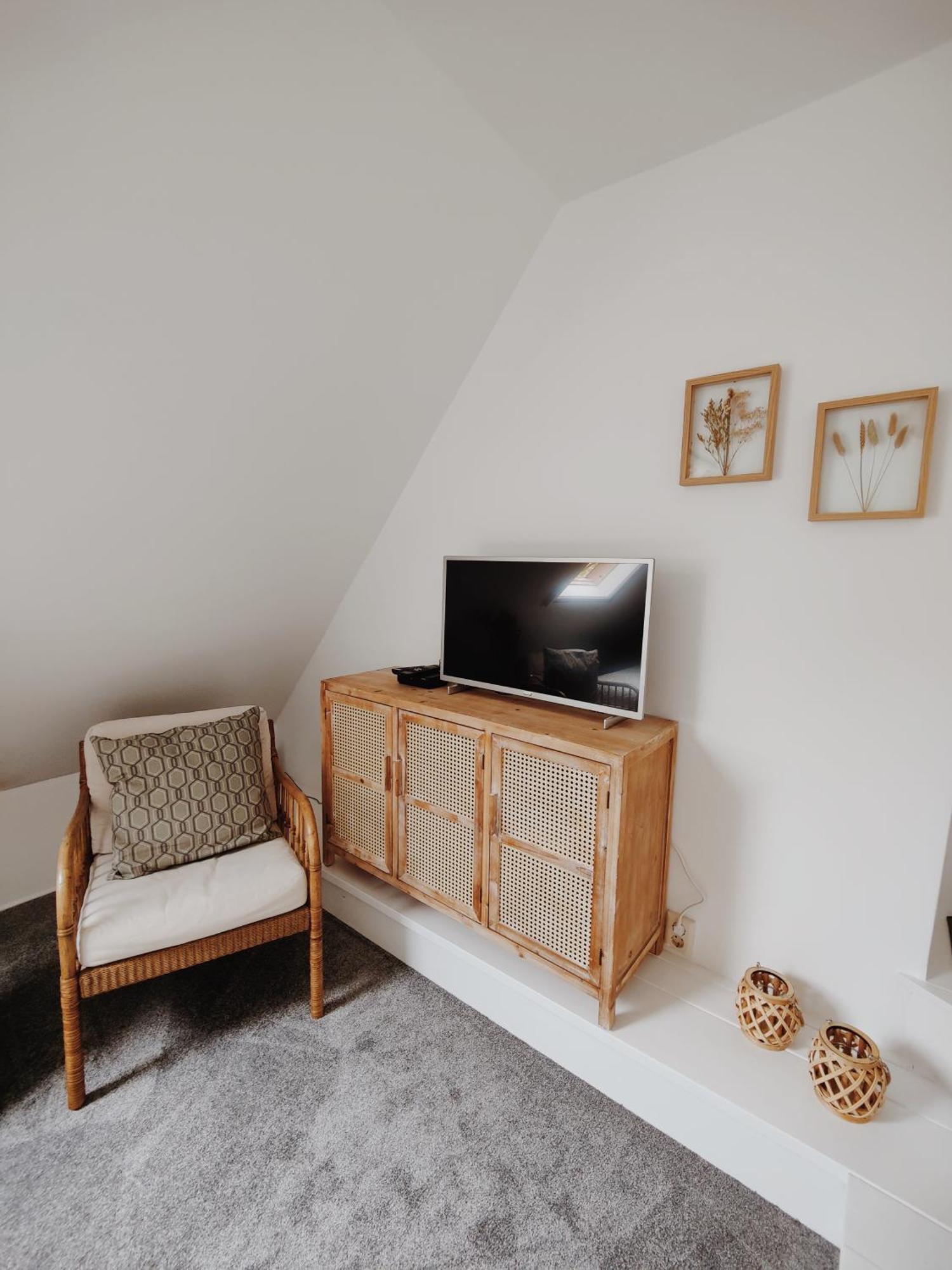 B & B Wijdzicht Wolsum Bagian luar foto